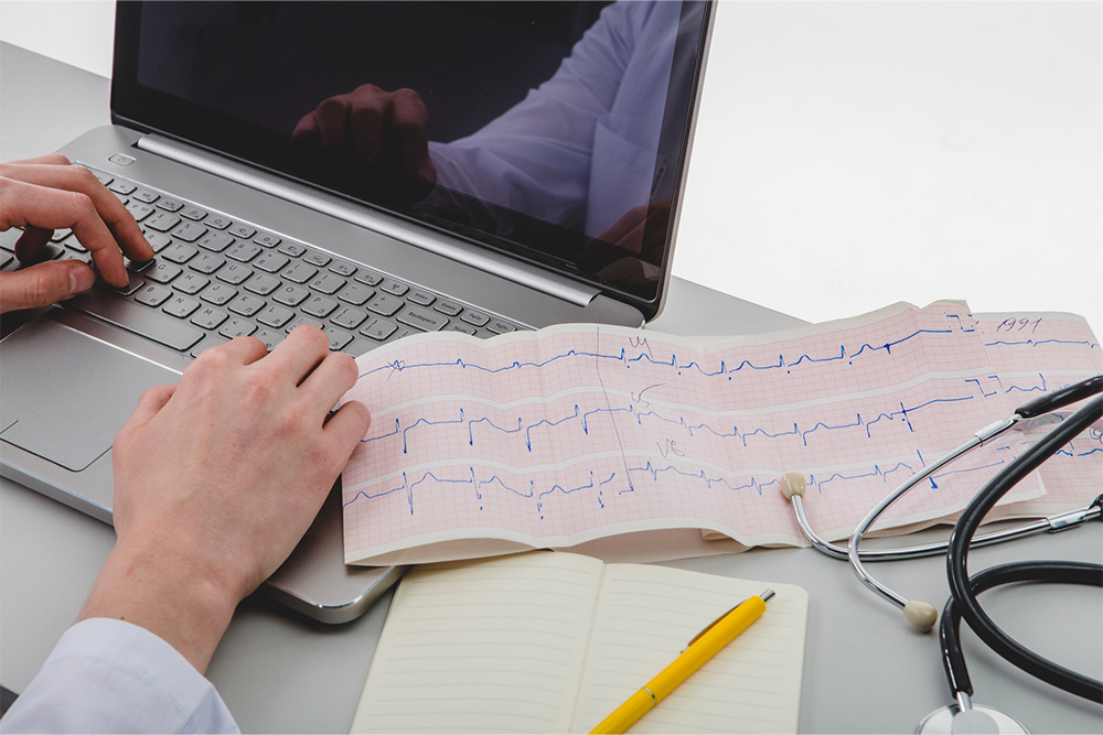 EKG spoczynkowe – od czego zależy przebieg i czas trwania badania?
